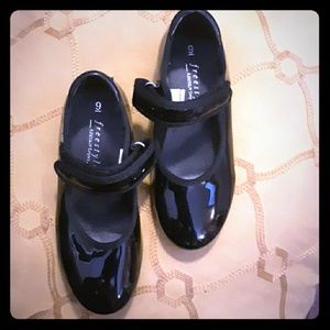 Freestyle by Danskin Girls' Dance Shoes - Black